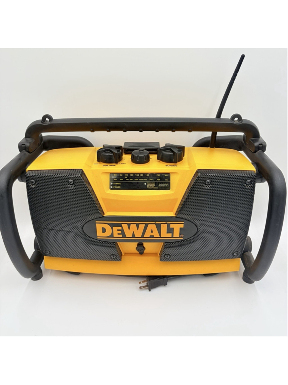DEWALT DW911 Jobsite AM/FM Radio 9.6V-18V NiCd Battery Charger Tested